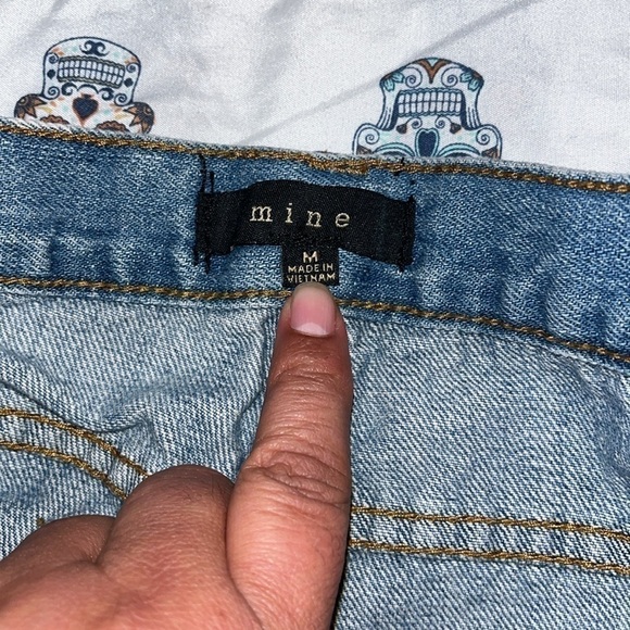 Mine Patched Crosses Cut Off Distressed Ripped Denim Shorts Womens SZ Medium - Picture 5 of 7